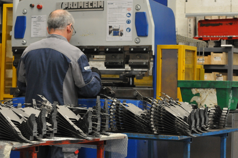 Pliage à commande numérique pièce de tôlerie.