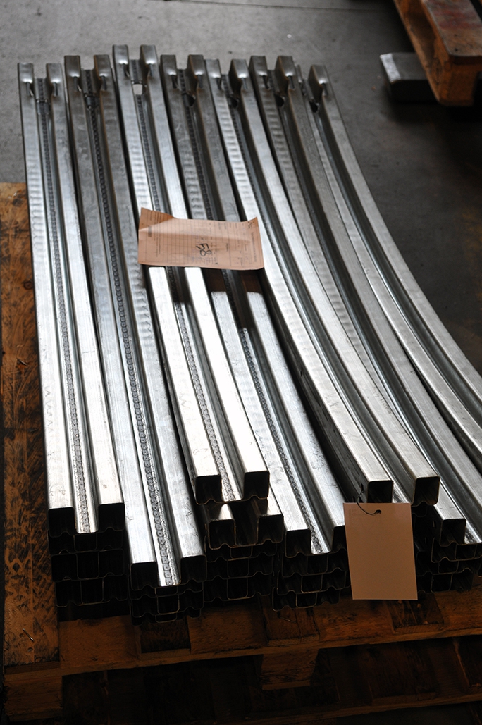 Fabrication renfort de porte en acier pour l'automobile.