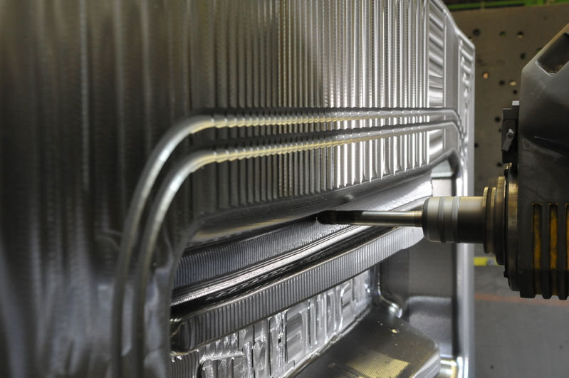 Usinage 5 axes outillage emboutissage pièce prototype tôlerie fine.