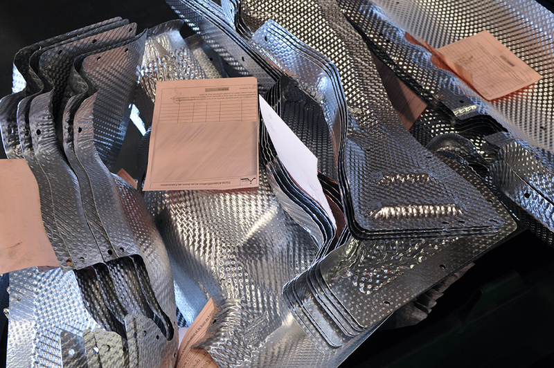 Ecran thermique en aluminium gaufré produit pour l’automobile