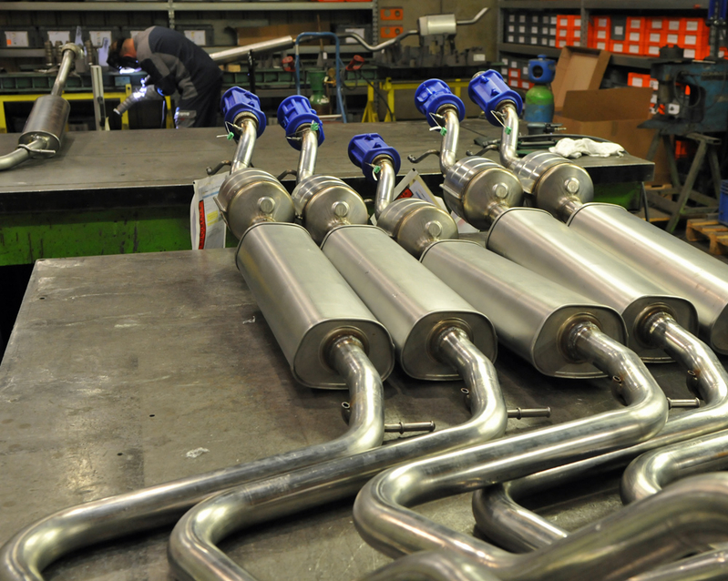 Fabrication et assemblage ligne échappement pour l'automobile.