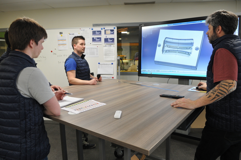 Bureau d'études pour conception outillage emboutissage pièce tôlerie.